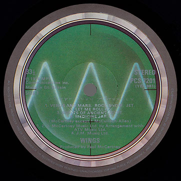 Paul McCartney and Wings - WINGS OVER AMERICA (Parlophone PCSP 720 / PCS 7201 / PCS 7202 / PCS 7203) – label LP1, side 1