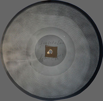 Double-sided flexible record made of X-ray pattern – двухсторонняя гибкая пластинка, сделанная из рентгеновского снимка