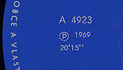 The Beatles - A COLLECTION OF BEATLES OLDIES (Supraphon 0 13 0599) – label, left fragments of the side 1 indicating matrix number, year of release and total running time